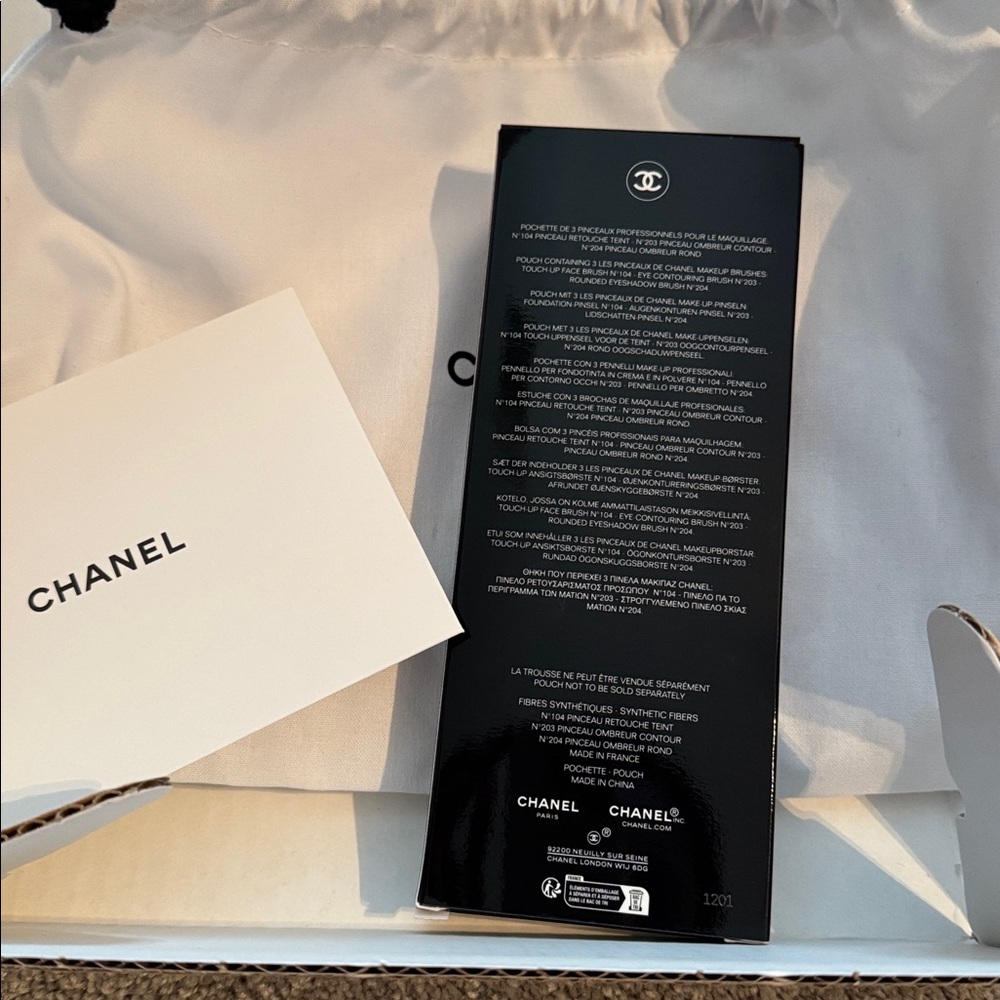 🔥NEW CHANEL LES PINCEAUX ROUGE NOIR Collection of 3 Professional Makeup Brushes - Picture 9 of 10